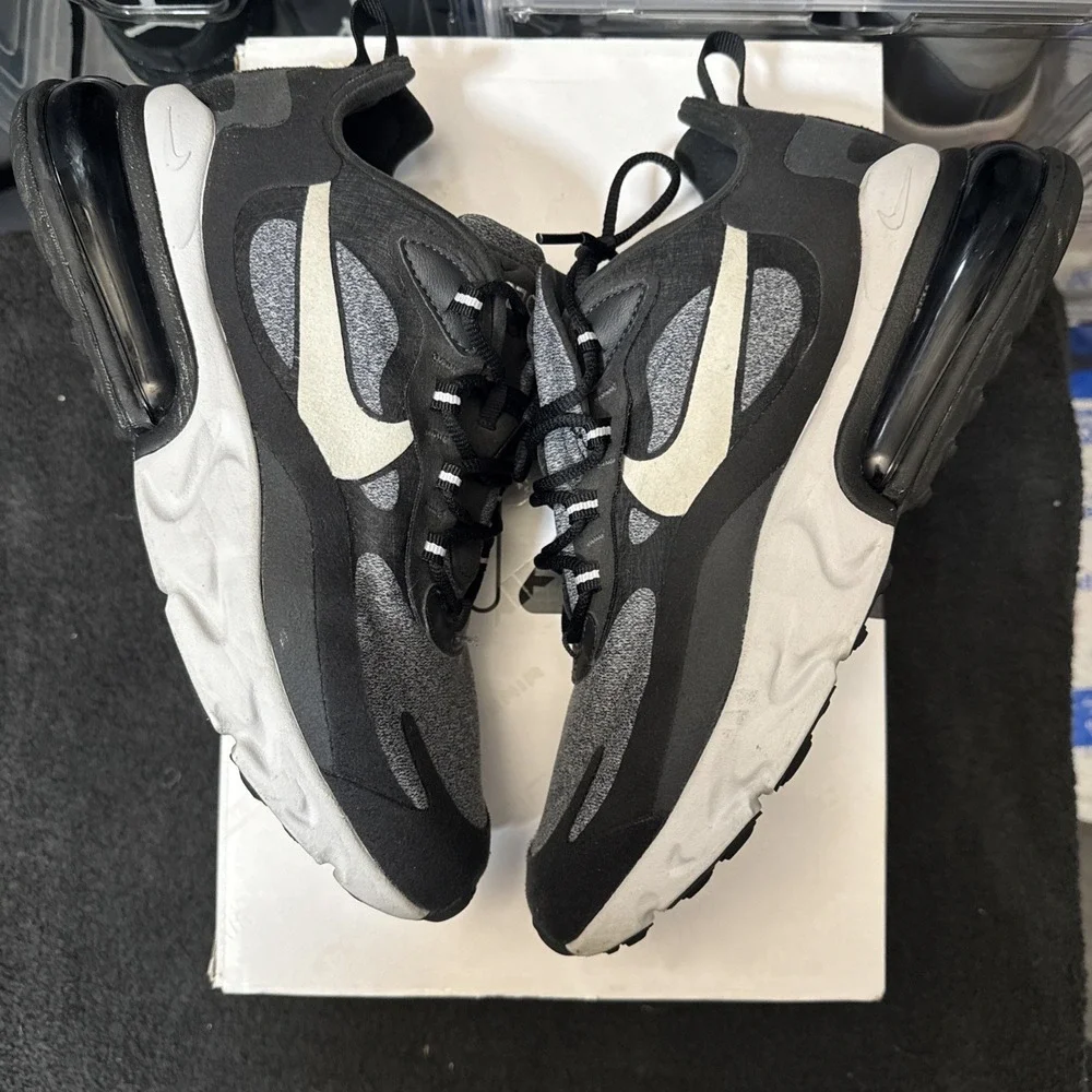 Nike Air Max 270 React Kids Size 13 Black Vast Grey AO4971-001 size 7.5 men - Picture 3 of 10
